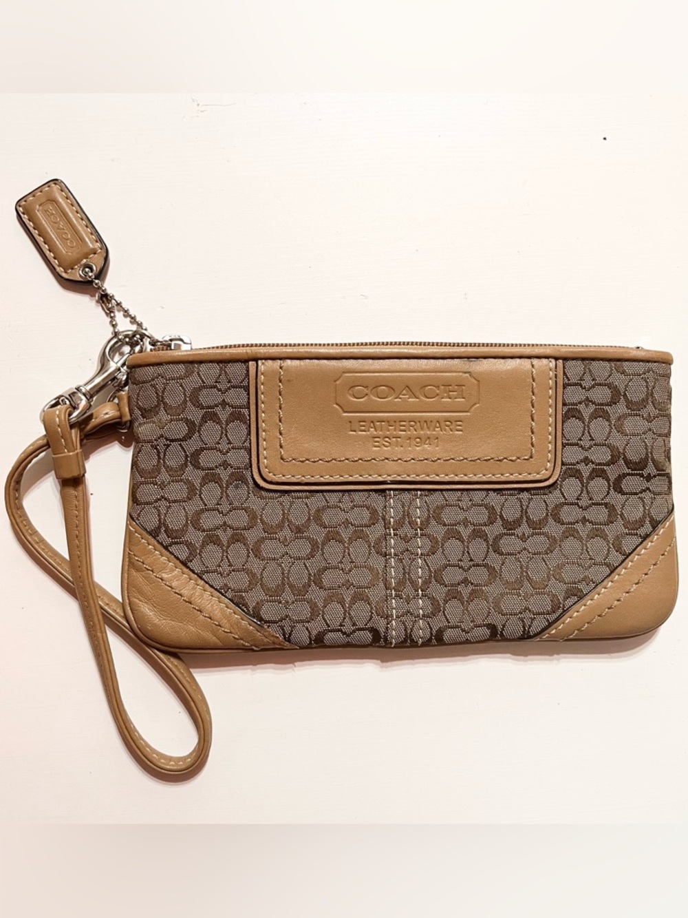 Coach Vintage Wristlet Tan Small C Logo
